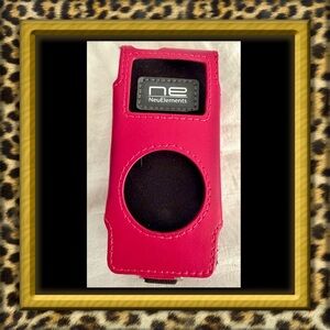 👑✅PRICE FIRM✅ NeuElement Hot Pink Vintage iPod Nano Case